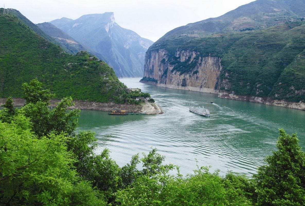 10D9N Wuhan → Chongqing Yangtze Three Gorges Tour aboard Yangtze Explorer II